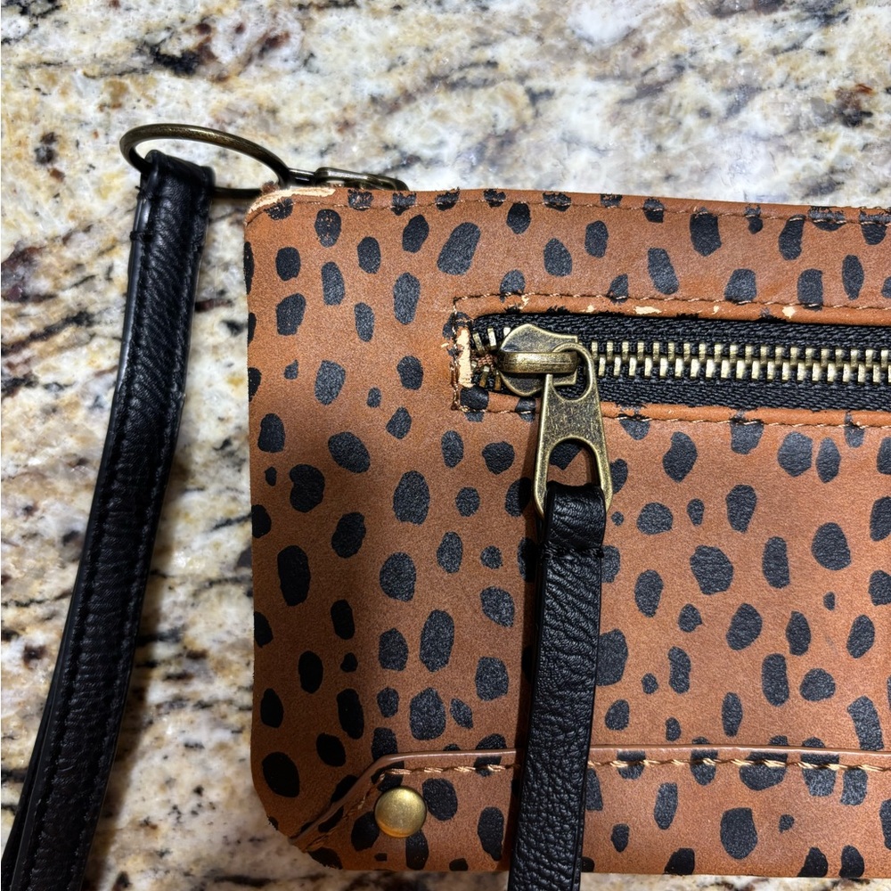 Universal Thread Leopard Print Wristlet - image 4